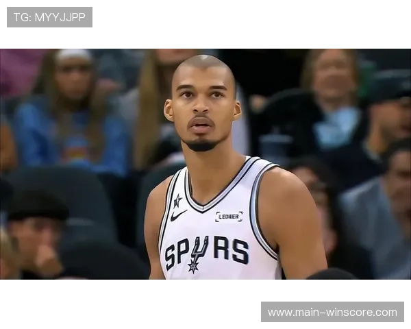 爵士首节三分命中率54.7%冠联盟，马刺防守调整迫在眉睫